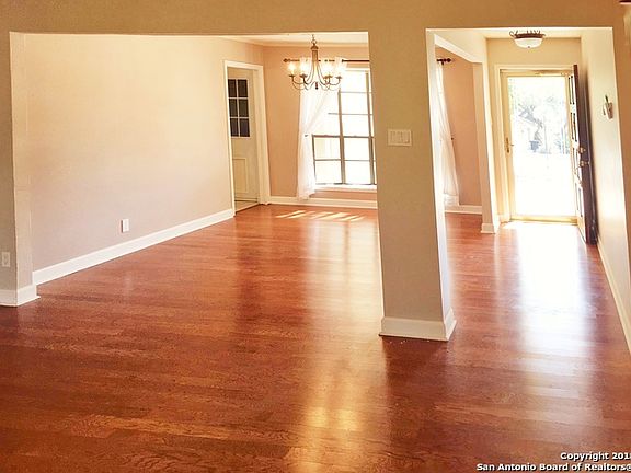 2nd image of 2111 Oak Creek St