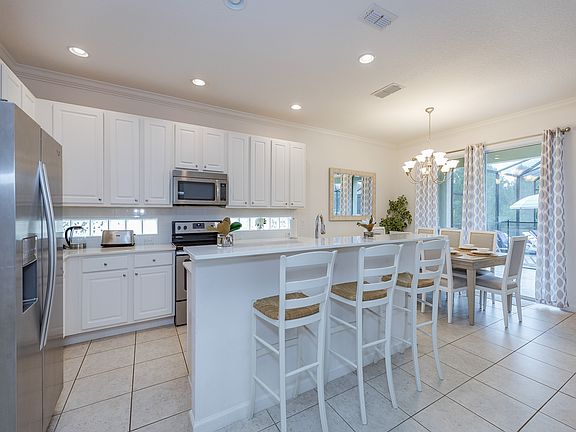 4th image of 371 Cabello Dr