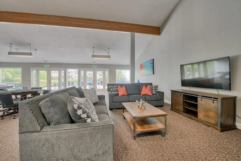 Lakeside Landing Apartments — Photo 3