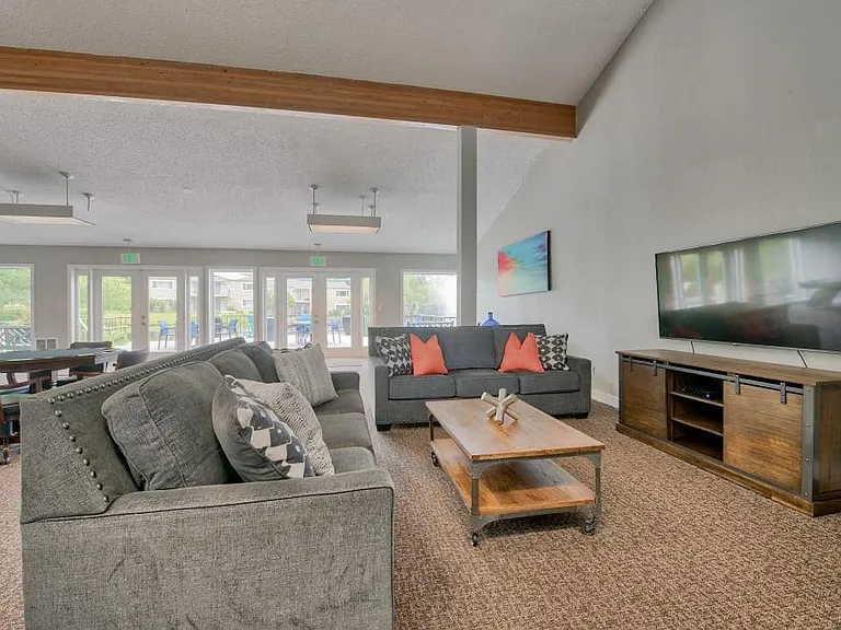 Lakeside Landing Apartments — Photo 3