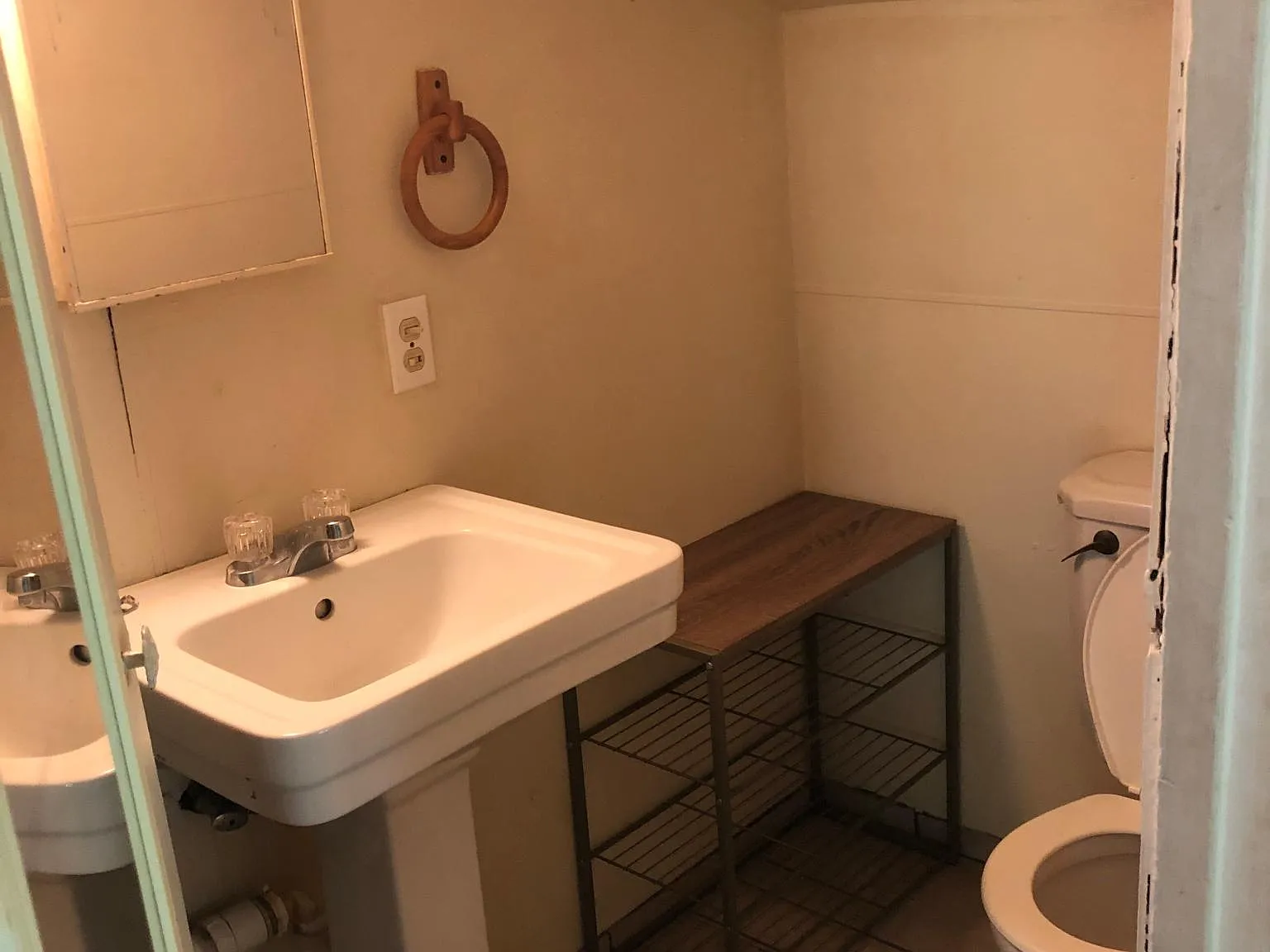 1533 Madrona Point Dr — Photo 3