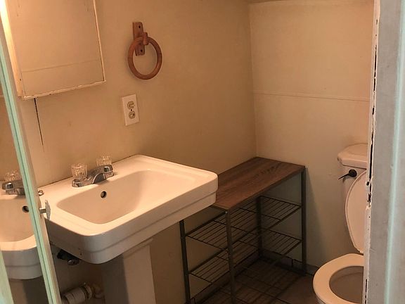 3rd image of 1533 Madrona Point Dr #A