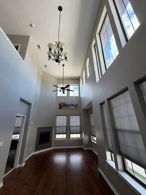 3 bed, 2.5 bath, 1636 sqft, $2,950 — Photo 2