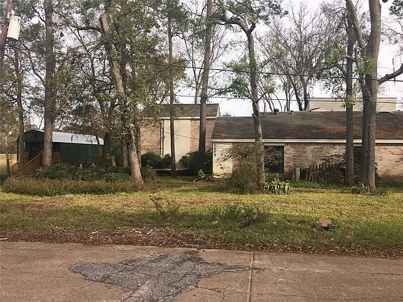2nd image of 2205 Sleepy Hollow Dr