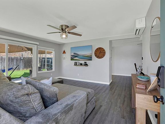 3rd image of 2055 Terraspiro Ave