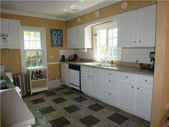 2nd image of 2801 Bayard Park Dr