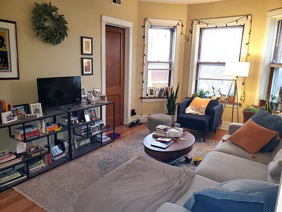 2nd image of 3517 W Palmer St #2
