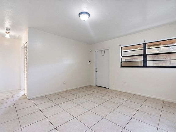 4th image of 747 NW 14th Way