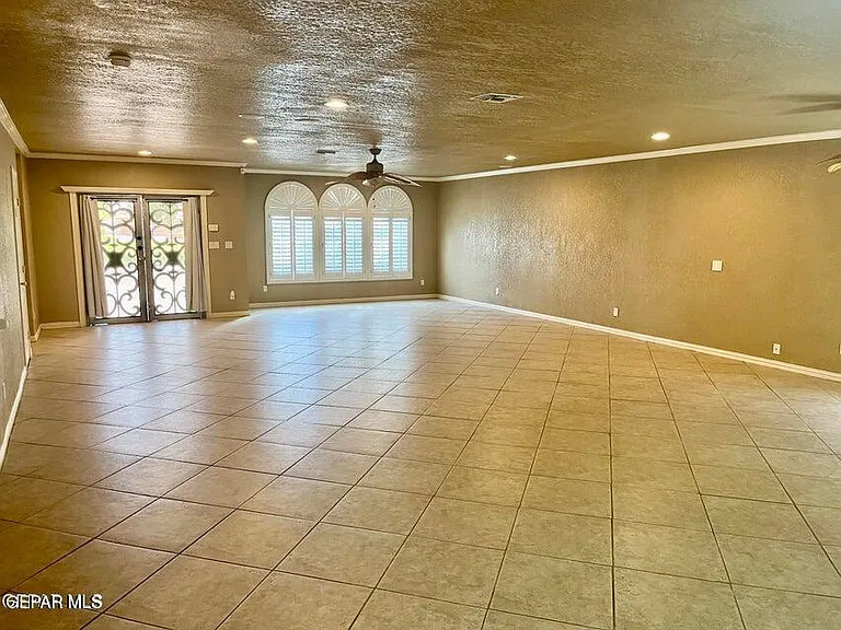 7409 Edgemere Blvd — Photo 3