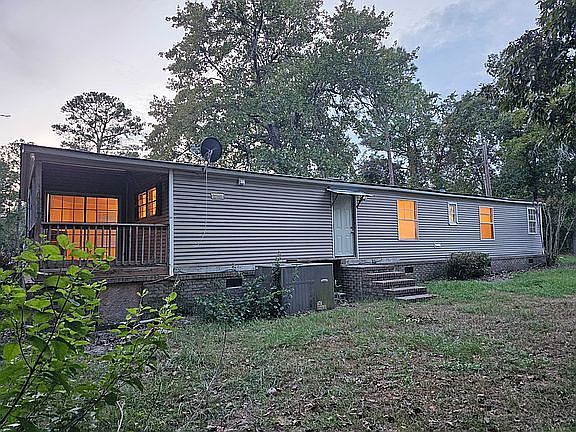 3rd image of 1330 Rainbow Falls Rd
