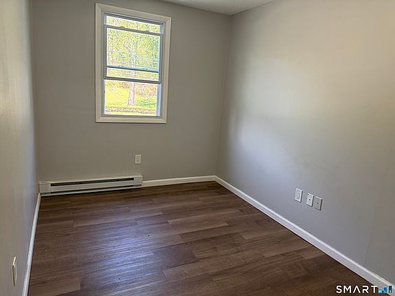 3rd image of 682 Old Colony Rd
