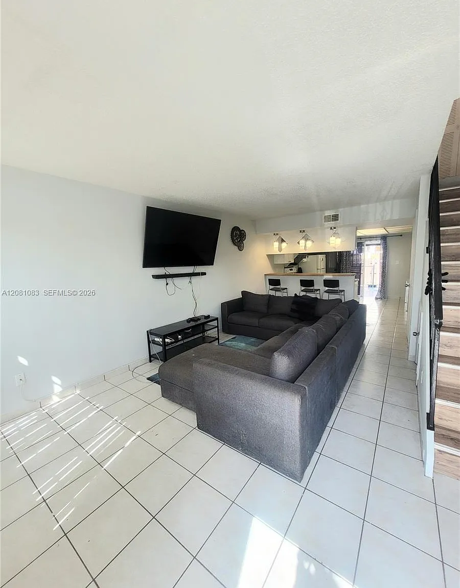 Oasis En Mango Hill Condo — Photo 2