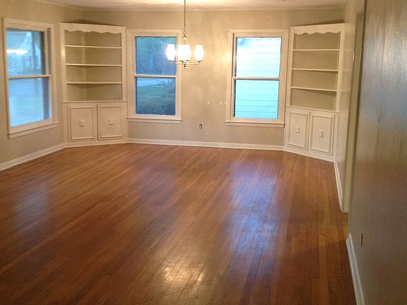 2nd image of 1608 Elmwood Ave