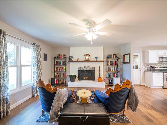 4th image of 1803 Meyer Dr