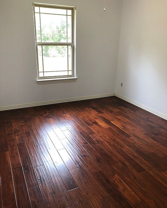 2nd image of 3895 Benjamin Ln
