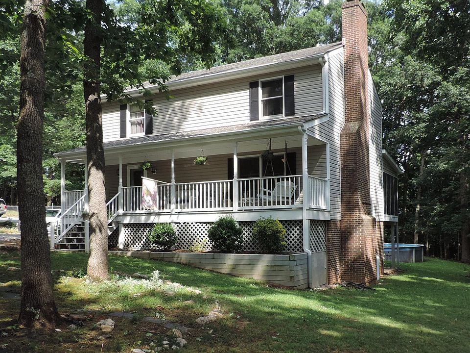 1st image of 200 Fox Creek Dr