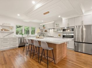 11 Brooks St, Winchester, MA 01890