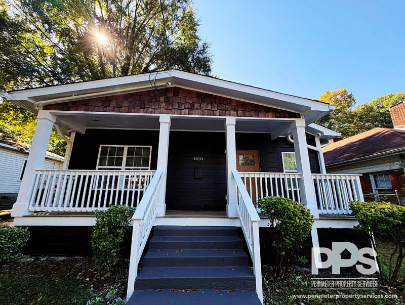 3 bed, 2.0 bath, 1241 sqft, $1,999 — Photo 3