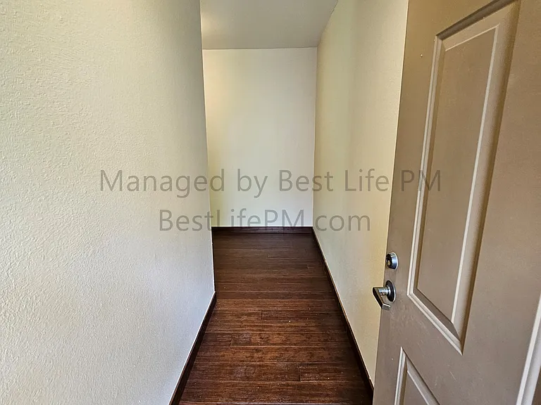 1535 SW Clay St #301 — Photo 10