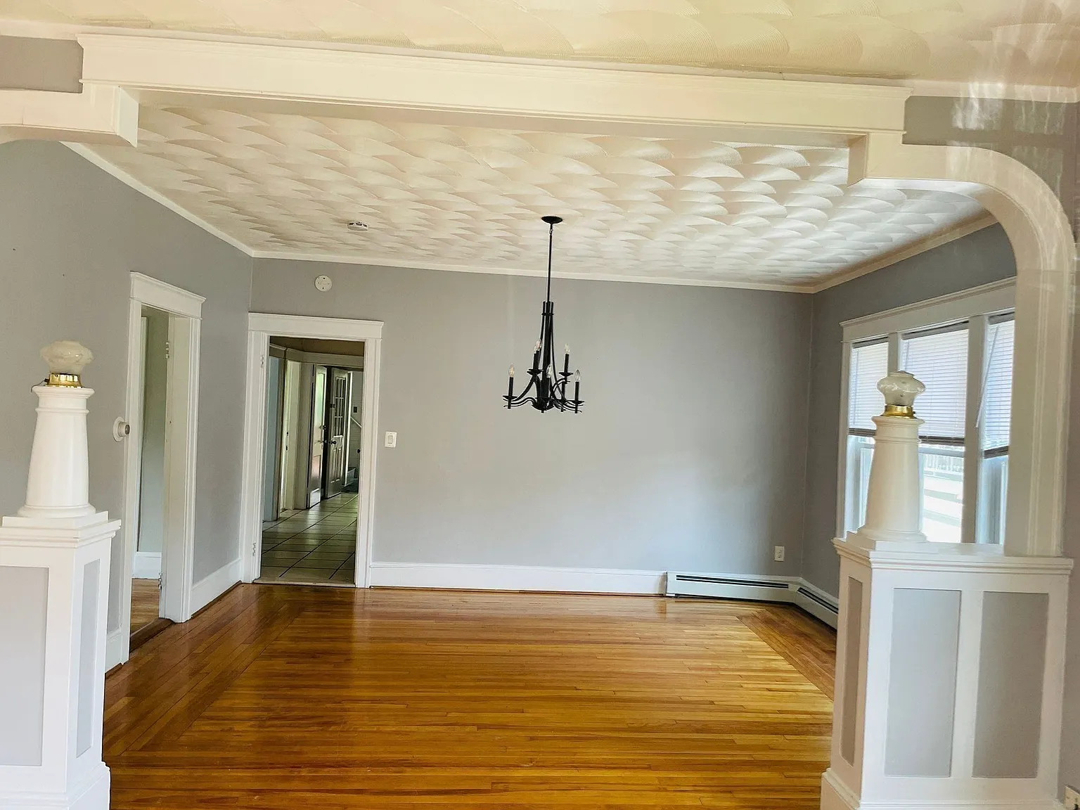 3 bed, 1.0 bath, 1428 sqft, $2,500 — Photo 2