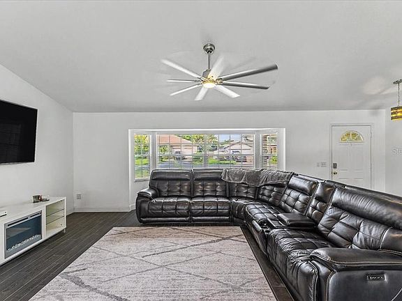 4th image of 2311 PINE TREE