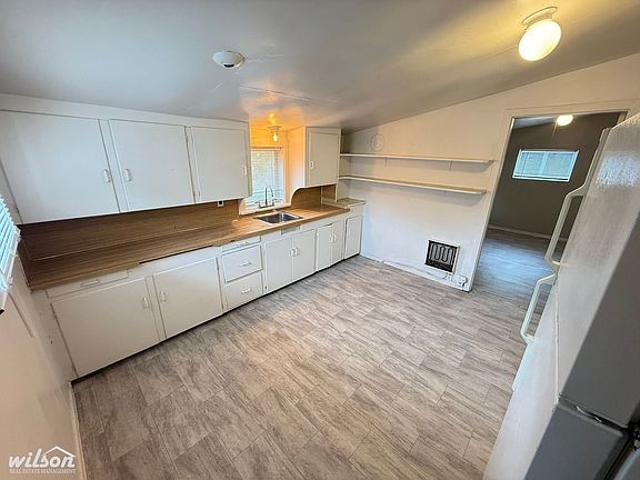 4th image of 209 S 10th Ave #6