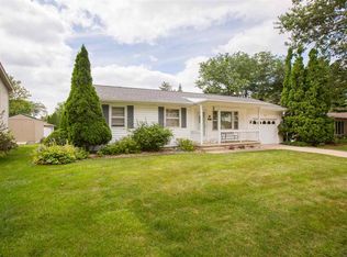 3807 Laurinda Dr, Cedar Falls, IA 50613