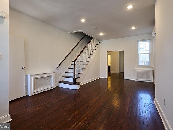 3rd image of 2452 E Lehigh Ave