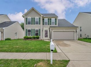 8673 Westfield Park Dr, Olmsted Township, OH