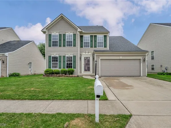 8673 Westfield Park Dr, Olmsted Township, OH 44138