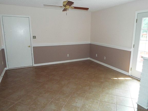 4th image of 5573 Lilac Ave