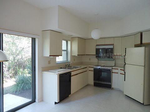 2nd image of 1704 Starling Dr