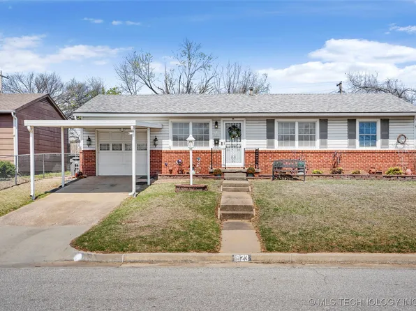 1923 W 49th Pl, Tulsa, OK 74107