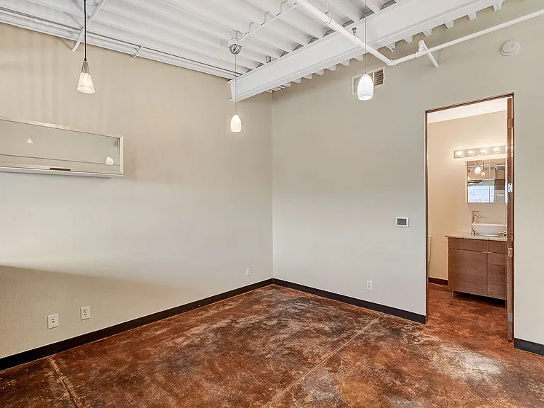 701 Shadow Ln #410 — Photo 4