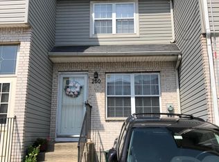 250 Skyline Dr, Staten Island, NY 10304
