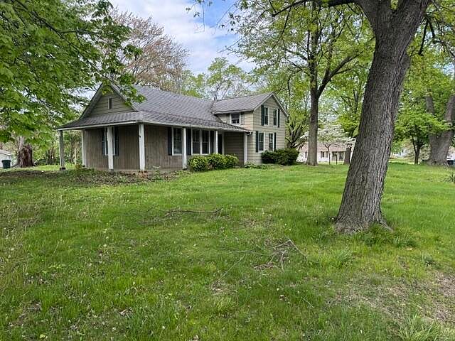 1st image of 1001 Earl Rd