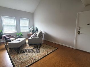 3046 S Abingdon St APT C2, Arlington, VA 22206