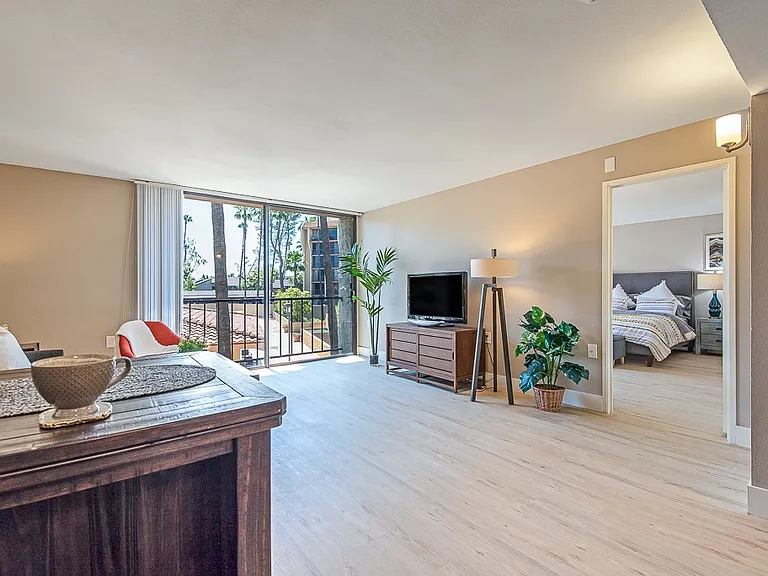 The Meridian at Laguna Hills - 55+ Active Adult Apartments — Photo 17