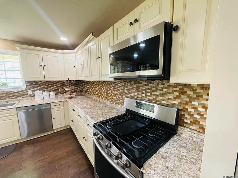 4036 Ridgemont Dr — Photo 24