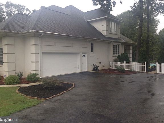 2nd image of 1054 Bayard Rd