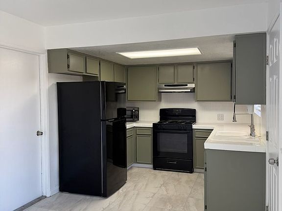 4th image of 127 S Gateway Blvd APT A