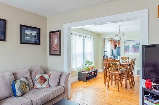 4th image of 119 Quincy St #2