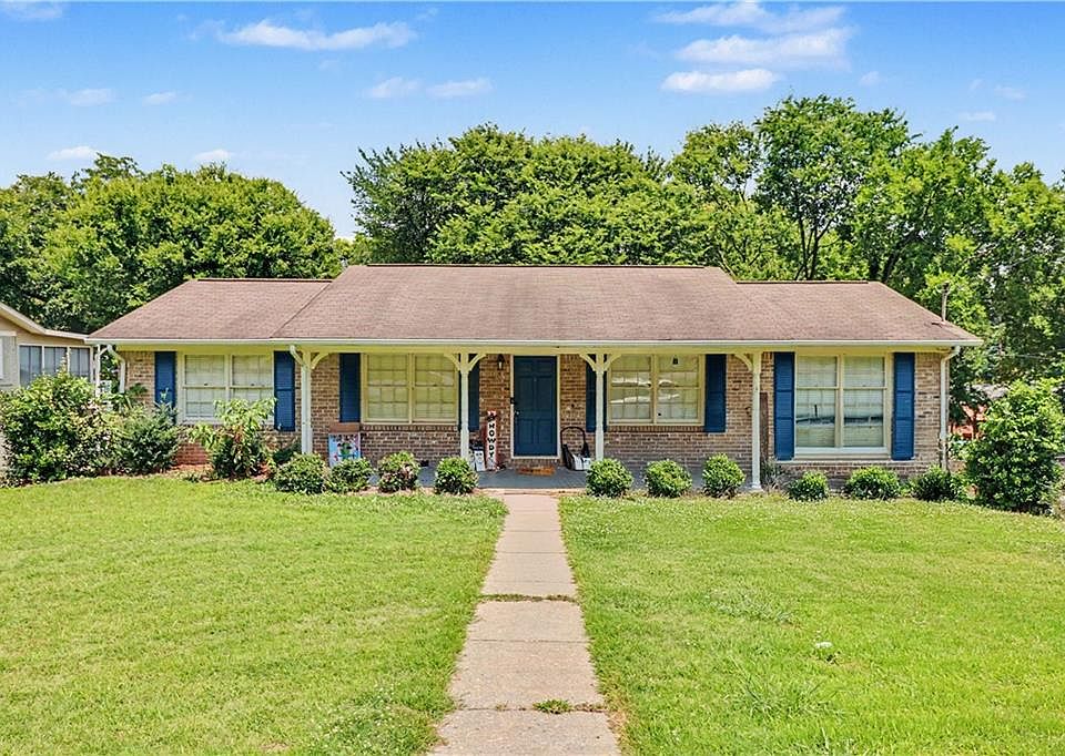 1st image of 202 Cherry Hill Dr