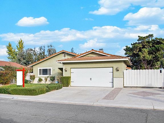 2nd image of 2900 Serramonte St