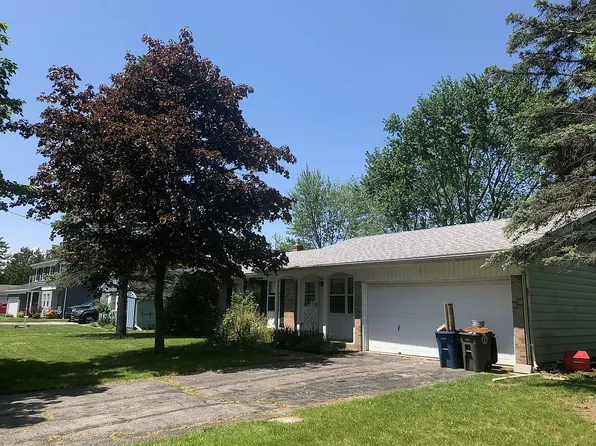 135 Queensland Blvd, Perrysburg, OH 43551