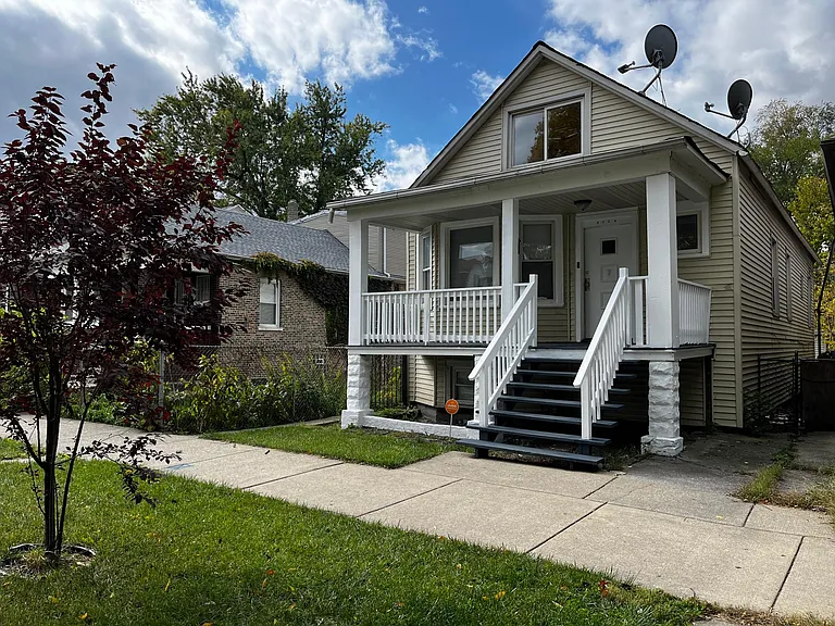 8024 S Muskegon Ave — Photo 2