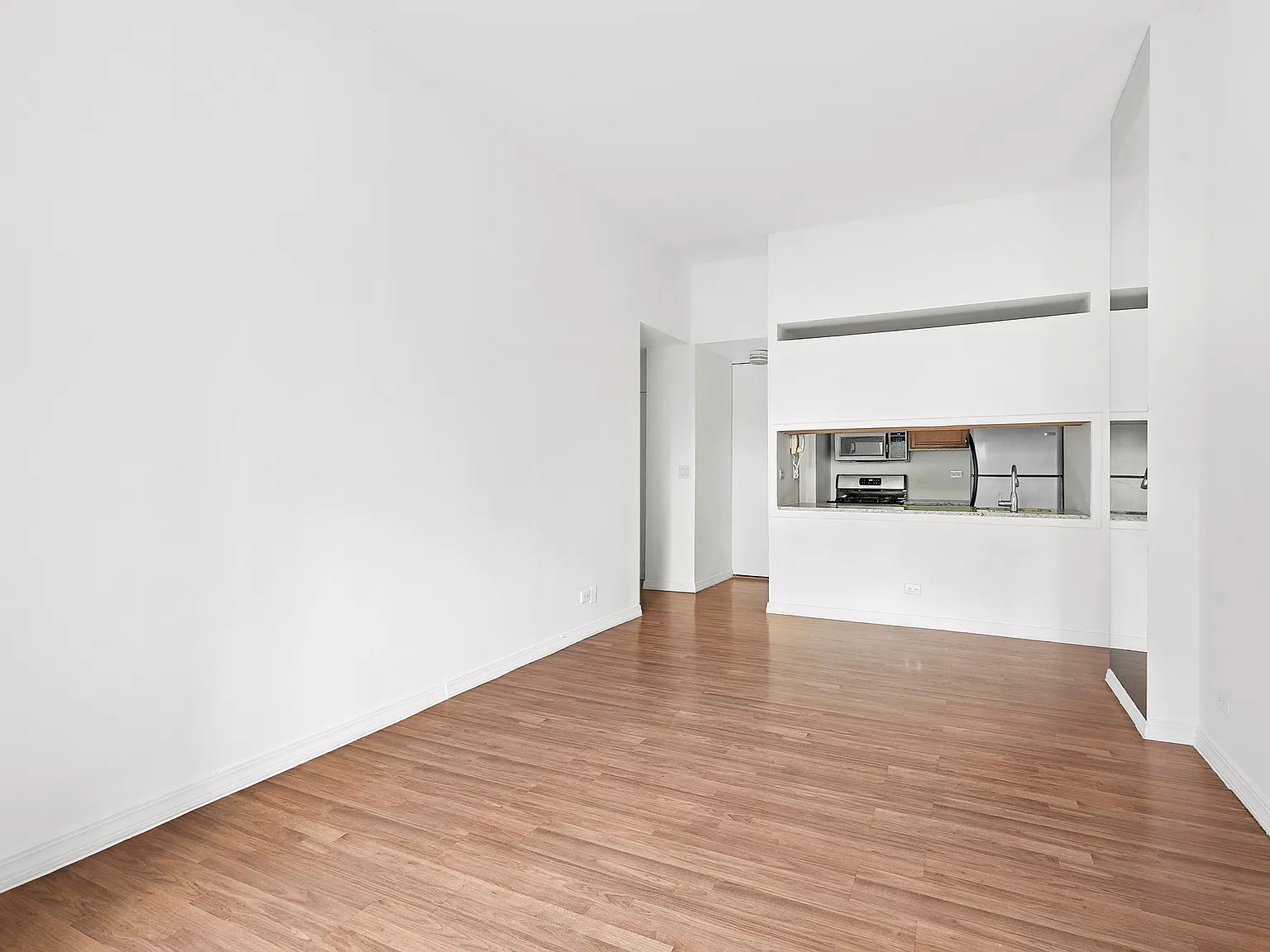 377 Rector Place — Photo 3