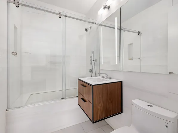 101 West 67th Street image 4 of 17