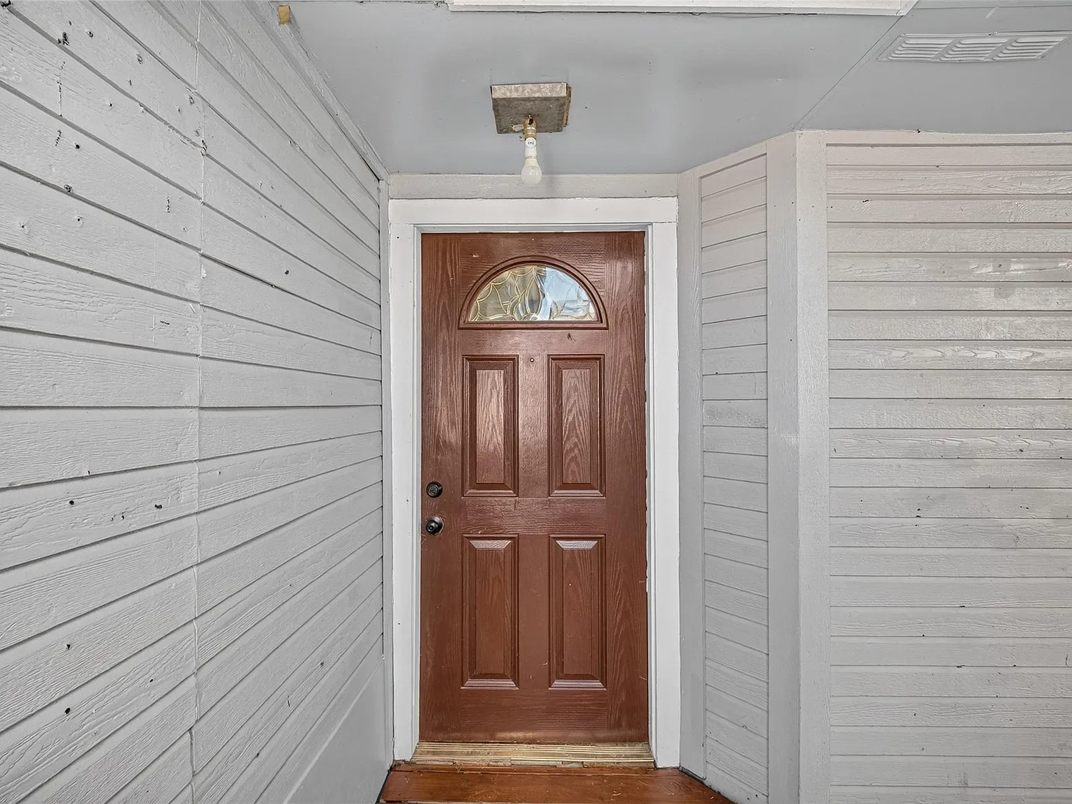3 bed, 1.5 bath, 1056 sqft, $1,495 — Photo 4