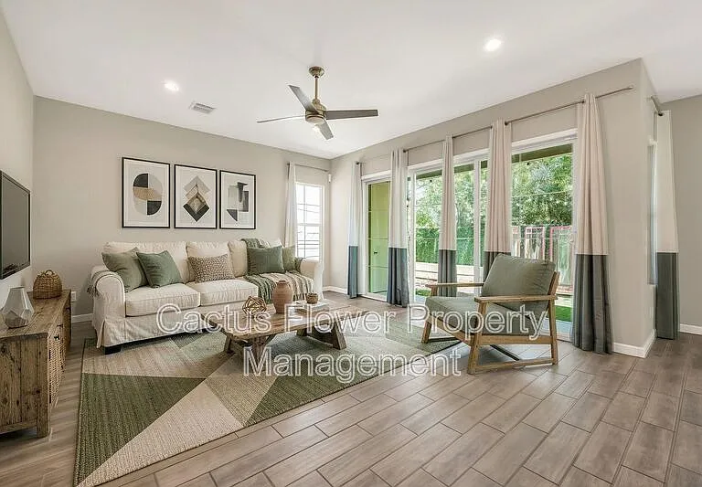 3067 N 33rd Pl — Photo 47
